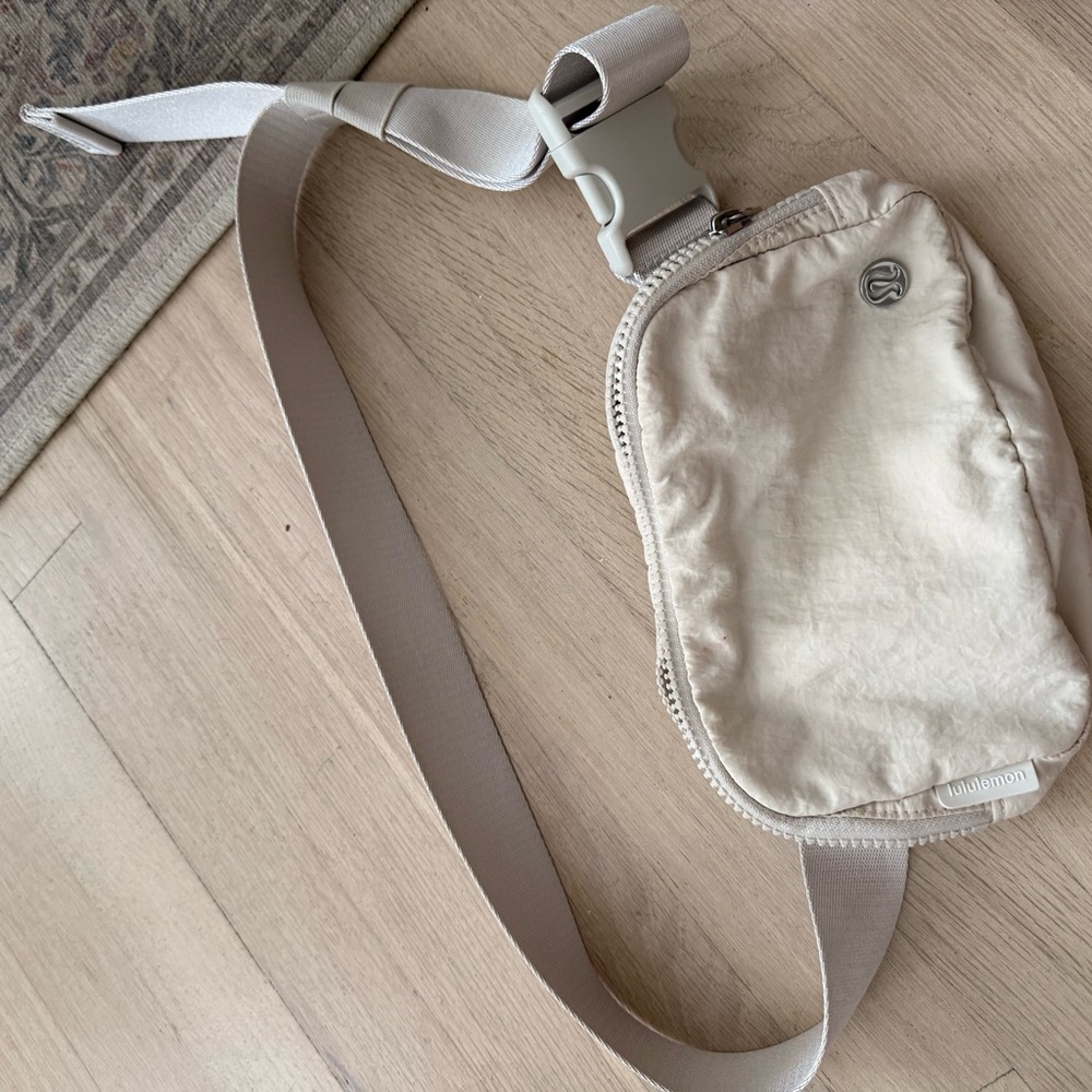 lululemon athletica Cream Travel Bag